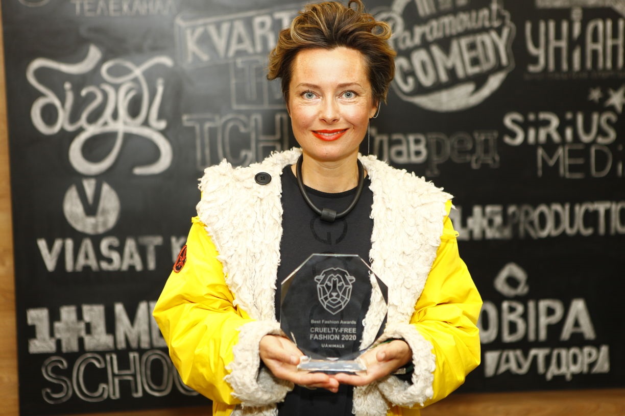 Украинские телеведущие покрасовались в шубах из конопли: лучше любого меха!